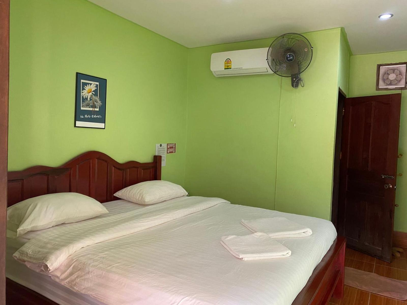 Letana Guesthouse Ban O Exterior photo