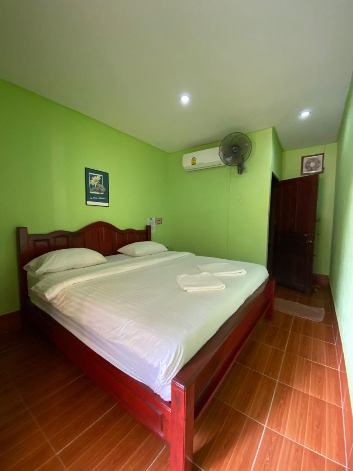 Letana Guesthouse Ban O Exterior photo